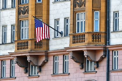 В МИД России попросили США нормализовать работу посольства в Москве