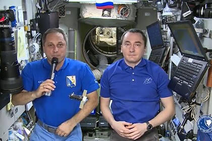 Космонавты поздравили россиян с Днем народного единства