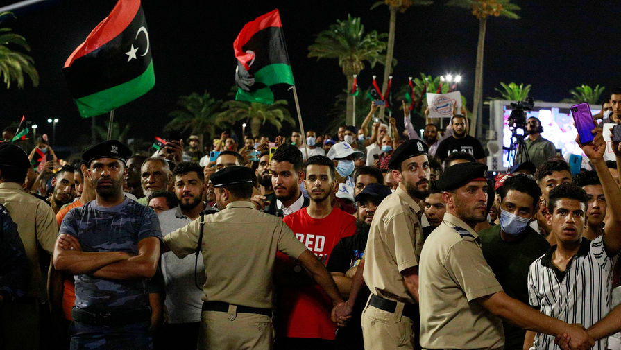 "Страна истекает кровью": как Ливия готовится к первым выборам со времен Каддафи