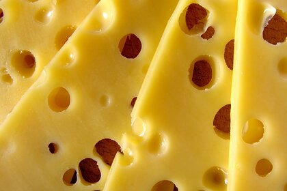 Россиян предупредили о вреде частого употребления сыра