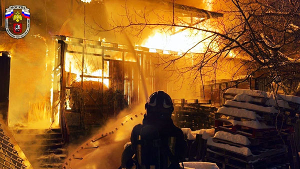 Число погибших в результате пожара на цветочном складе в Москве возросло до пяти человек