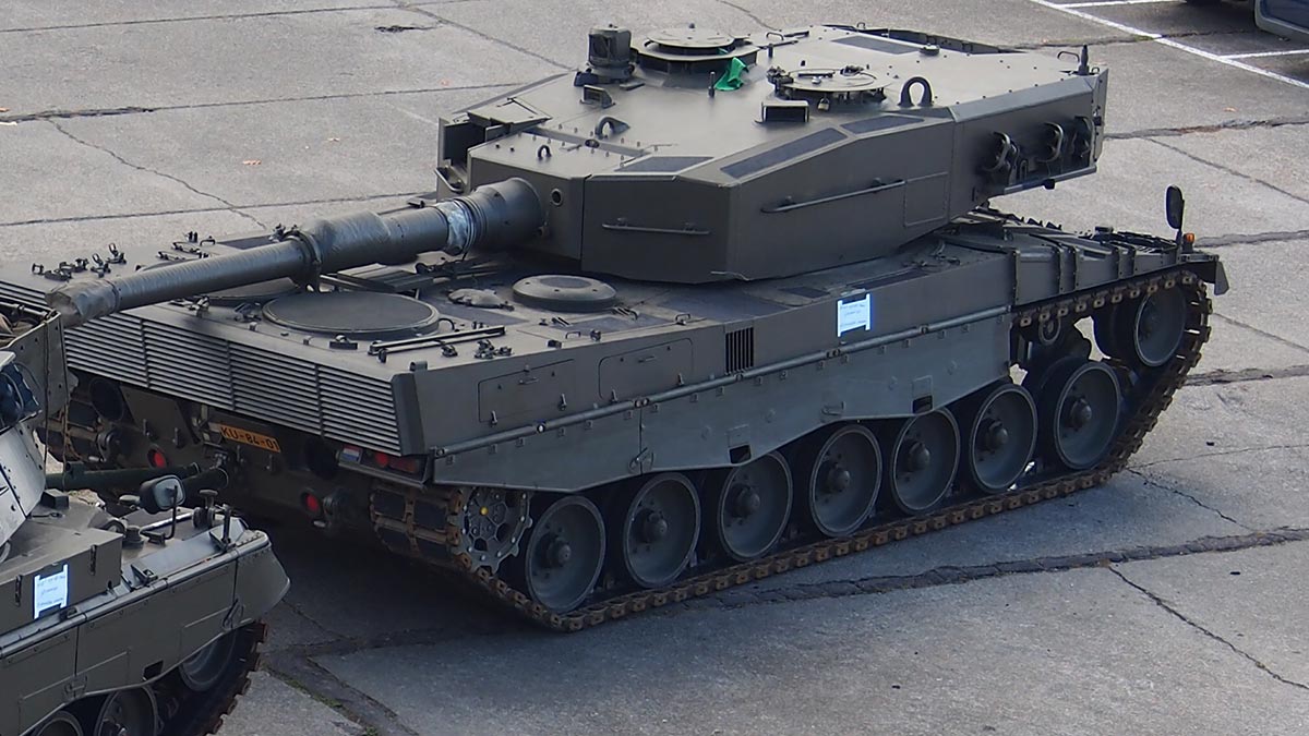   ,         Leopard 2