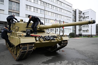 Германия разрешила Польше поставить танки Leopard на Украину