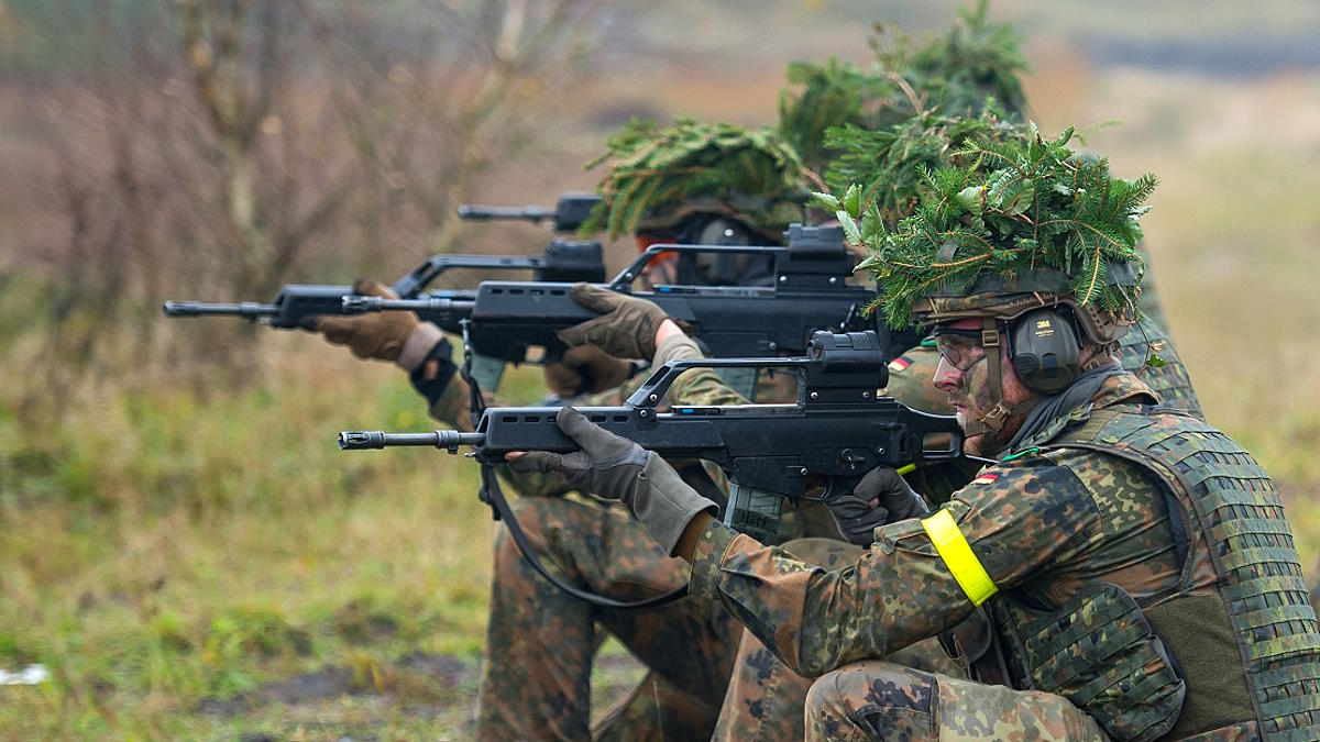 Франция и ФРГ проведут в Литве и Румынии военные учения