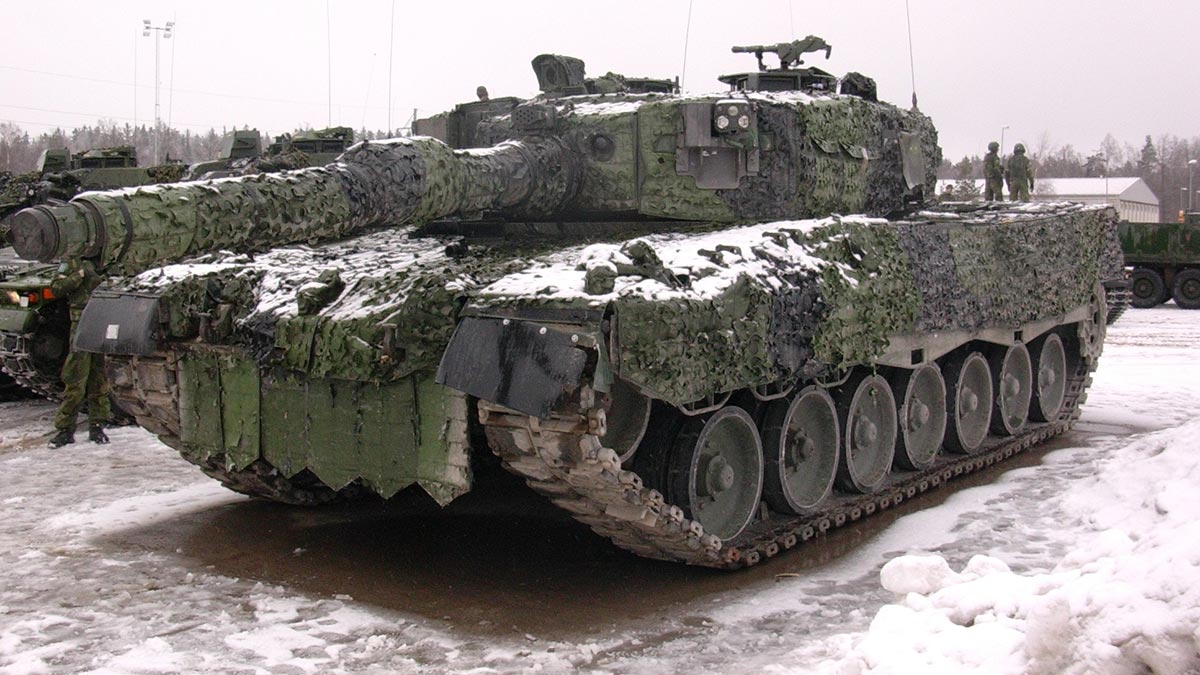 Bloomberg:     Leopard 2   24 