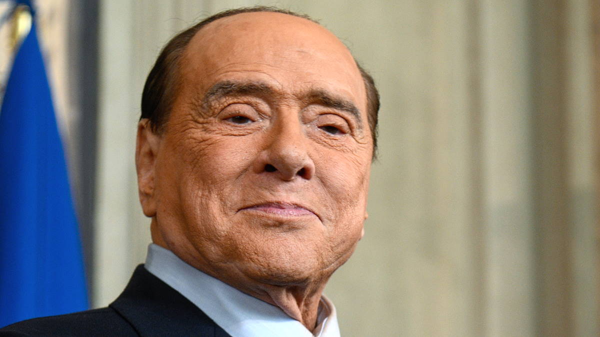 СМИ: Берлускони ищет дом с бункером на случай ядерной войны