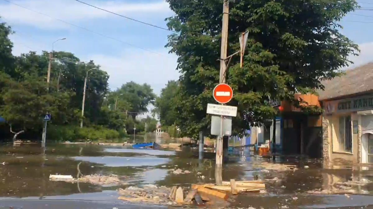 Власти Херсонской области заявили о резком подъеме уровня воды в Голой Пристани