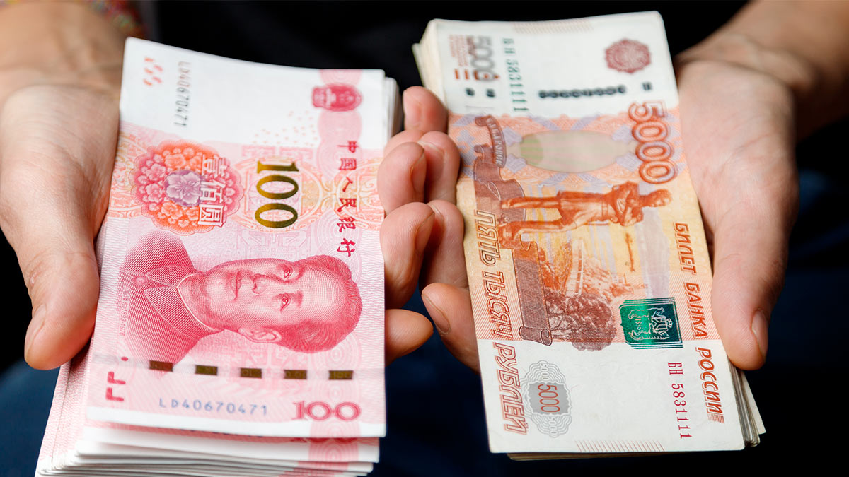 "Известия": федеральное казначейство сможет проводить операции валютного свопа с юанем