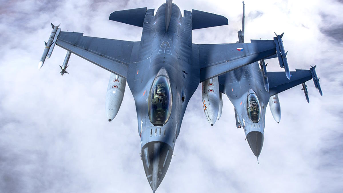 Пентагон: Киев должен выполнить условия, чтобы США согласились передать F-16