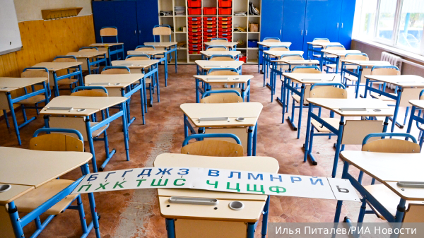 Перед началом учебного года из петербургской школы №338 уволились сразу 17 учителей