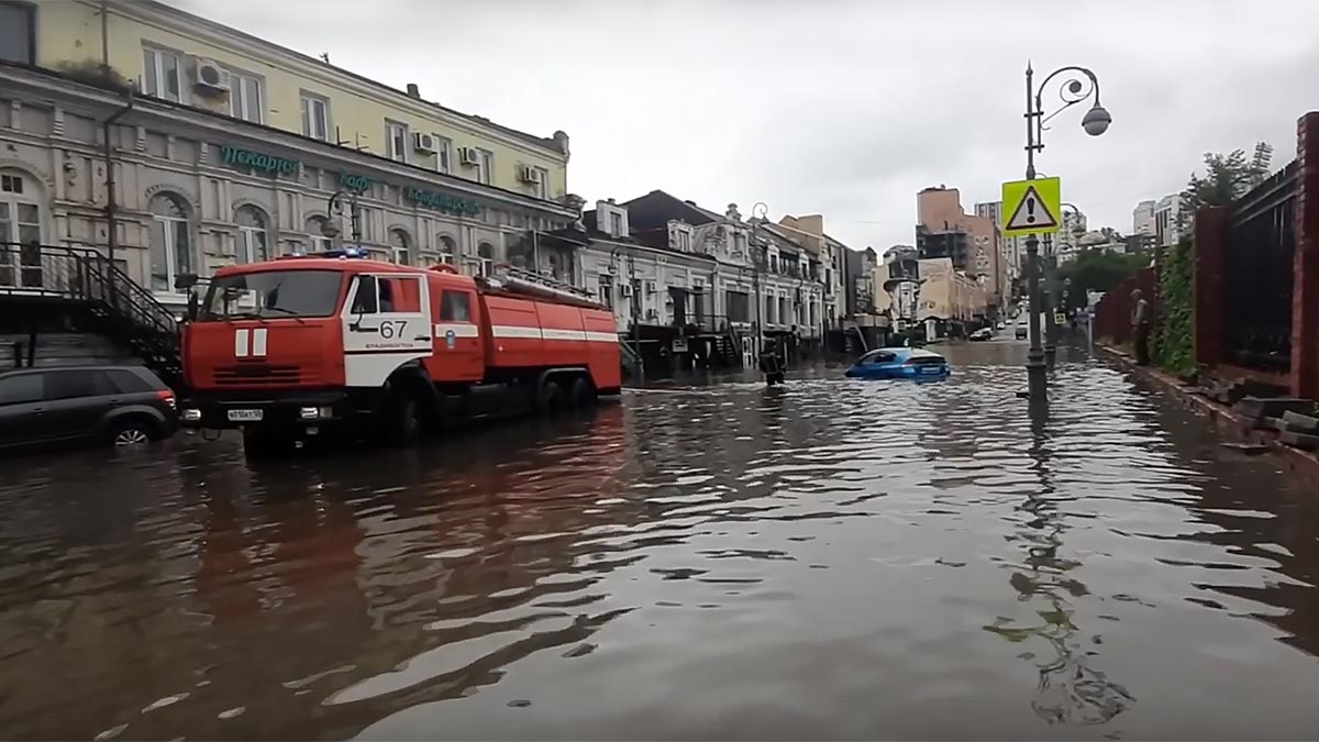 Власти Приморья оценили ущерб от тайфуна в 10 миллиардов рублей