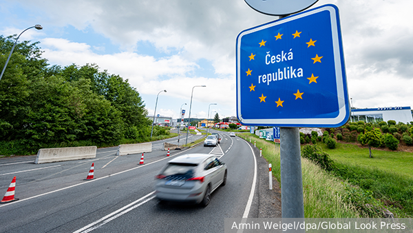 РБК: Евросоюз запретил россиянам въезжать в ЕС с личными смартфонами и автомобилями