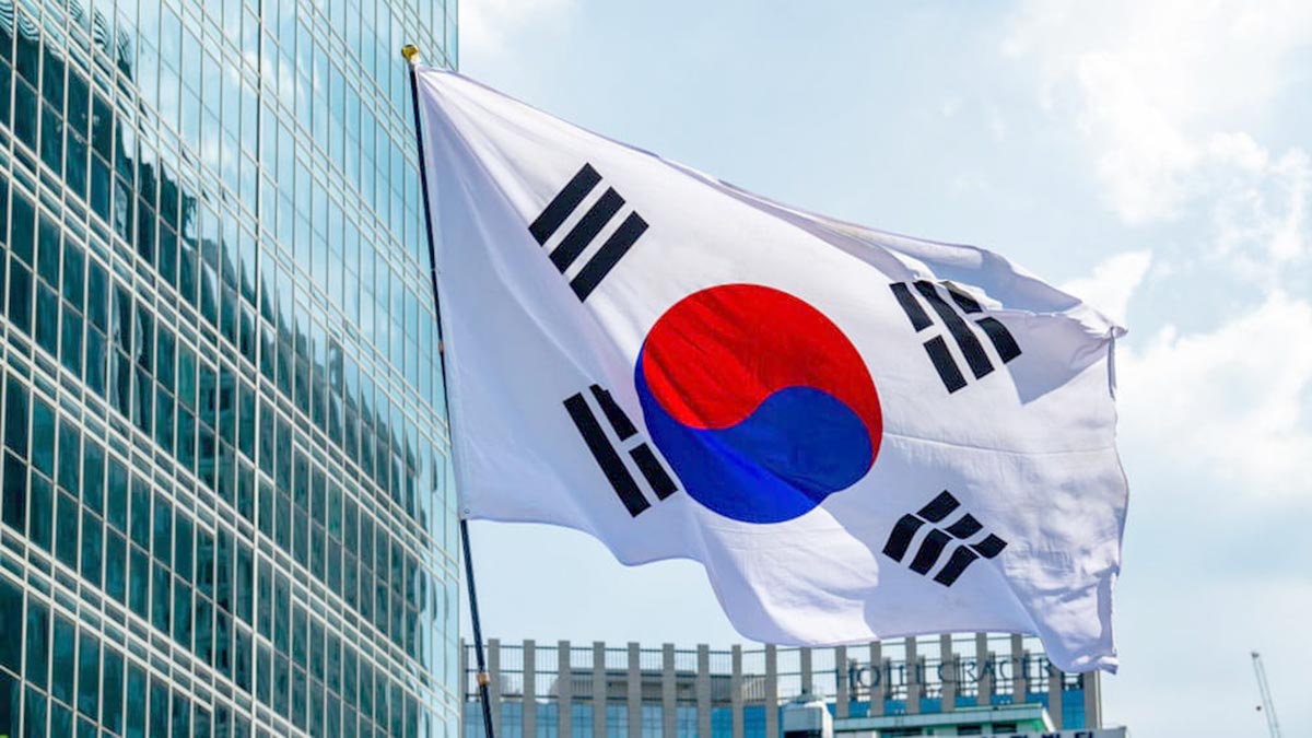 Сеул пообещал "не стоять в стороне"в случае сотрудничества КНДР и РФ