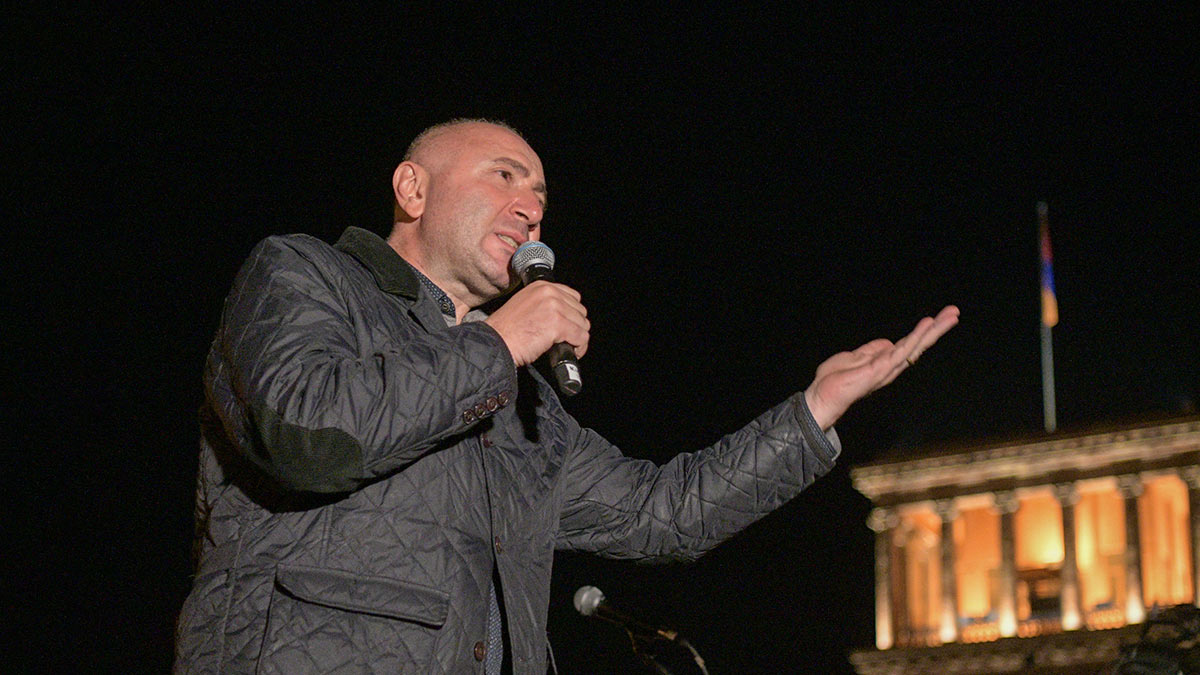 В Армении задержали лидера оппозиционного блока Андраника Теваняна