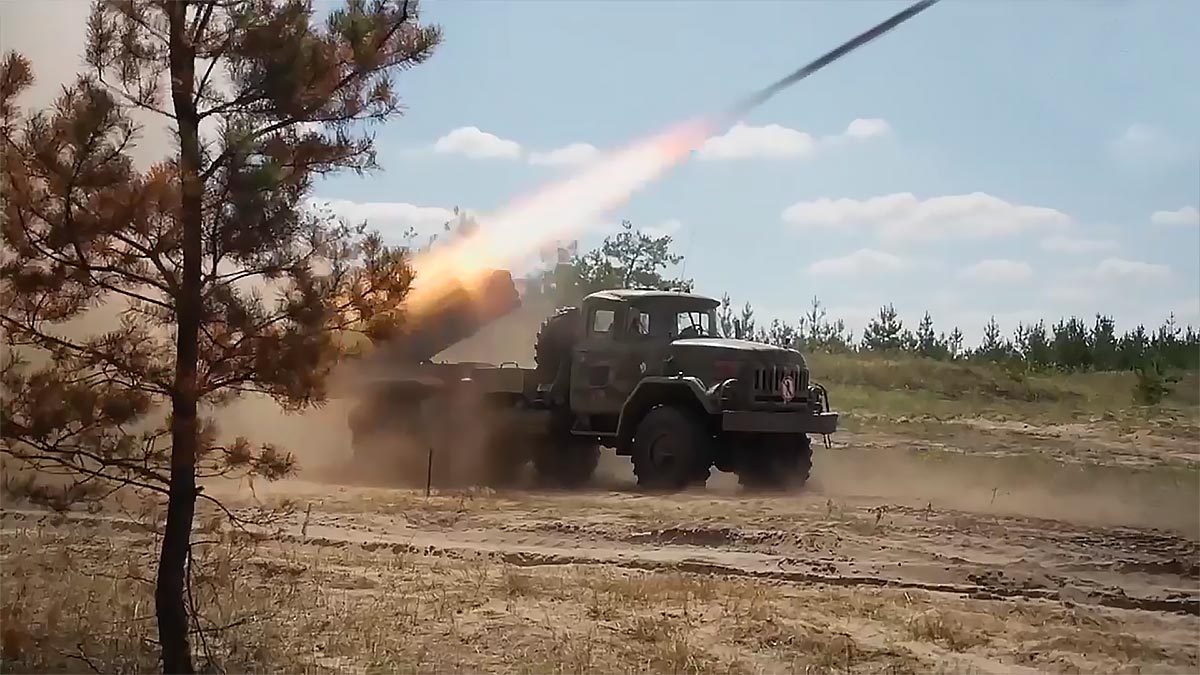 ВС РФ уничтожили эшелон с украинской военной техникой на Донецком направлении
