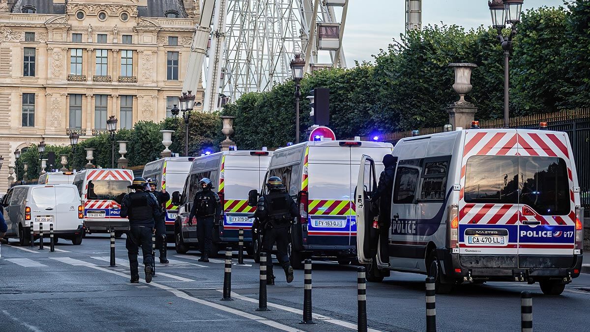 Франция развернула 7000 военных на фоне террористической угрозы