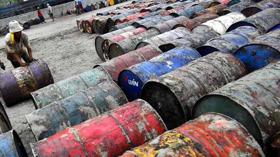 Коронавирус ударил по нефти: что ОПЕК требует от России