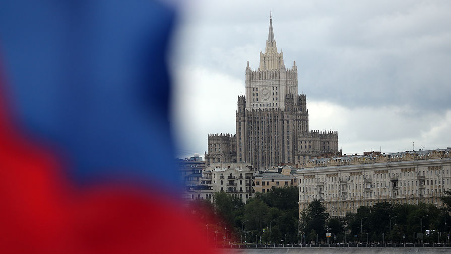 Скандал с "Новичком": МИД России обвинил Запад в аналогичных разработках