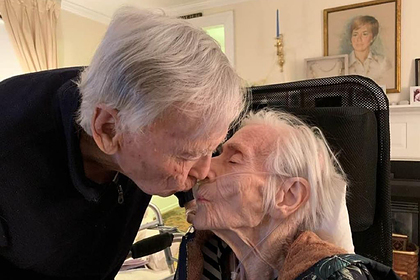 Влюбленные прожили вместе 69 лет после свидания вслепую и умерли в один день