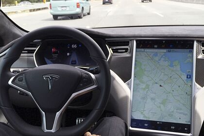 Два человека погибли при аварии в Tesla без водителя