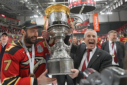 Главный тренер «Авангарда» прокомментировал победу в Кубке Гагарина