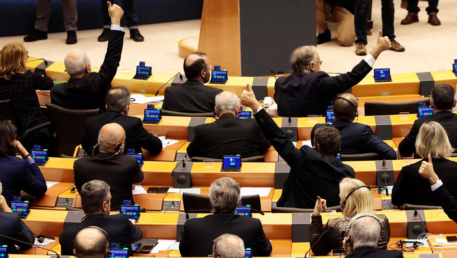 "Мало на что повлияет": Европарламент принял антироссийскую резолюцию