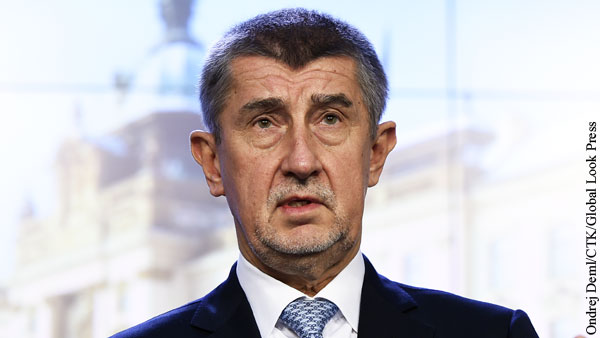 Премьер Чехии поспорил с Земаном о версиях взрывов во Врбетице