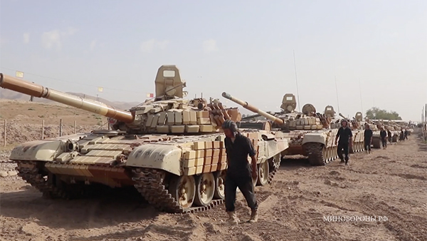 Российские танкисты выдвинулись к границе Афганистана