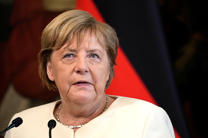 В Германии установят конную статую Меркель