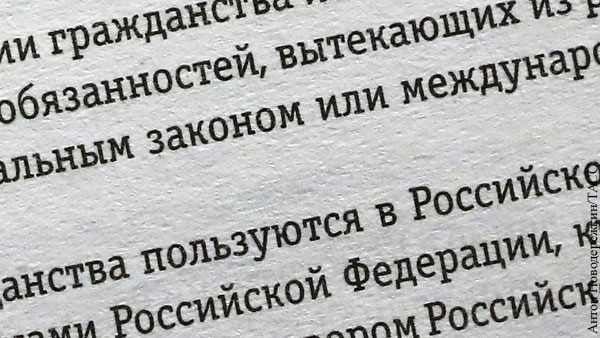 Лингвист счел преждевременным полный отказ от заглавных букв в русском языке