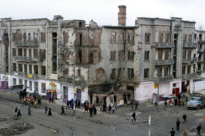 Описана реакция чеченцев на публичную казнь в центре Грозного в 1997 году