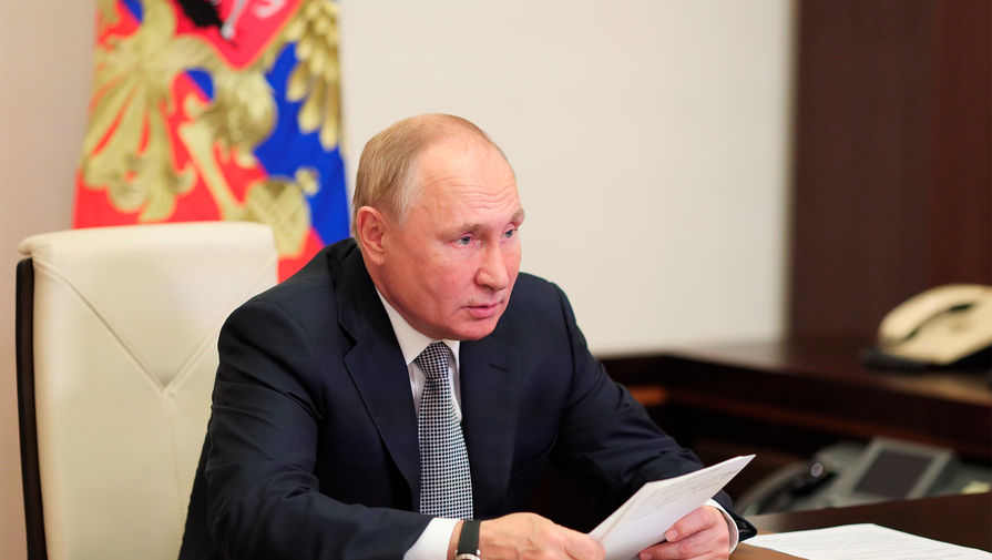 "Должны содержать их достойно": Путин рассказал о дорогах России