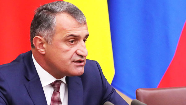 Бибилов признал поражение на выборах президента Южной Осетии