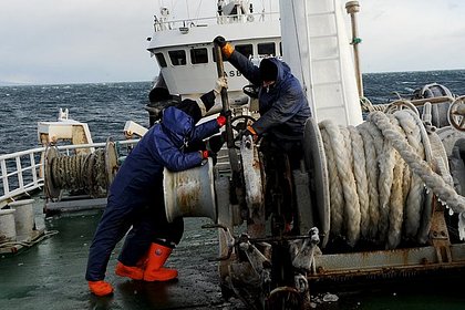 Пожар на судне в Охотском море потушен силами экипажа