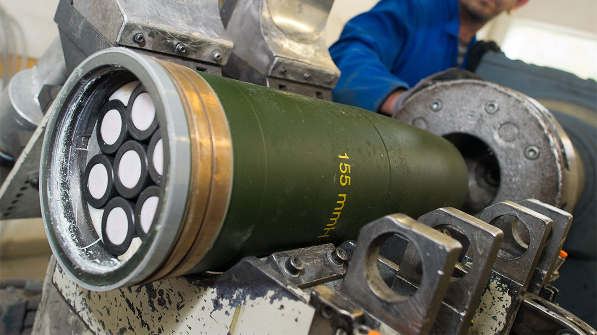 СМИ: Эстония может отправить Киеву кассетные боеприпасы