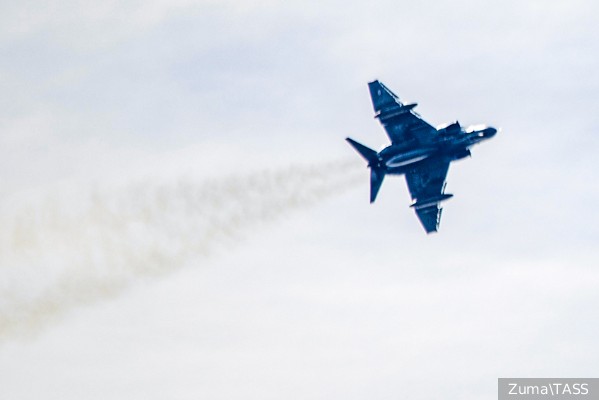 Sky:  F-4        