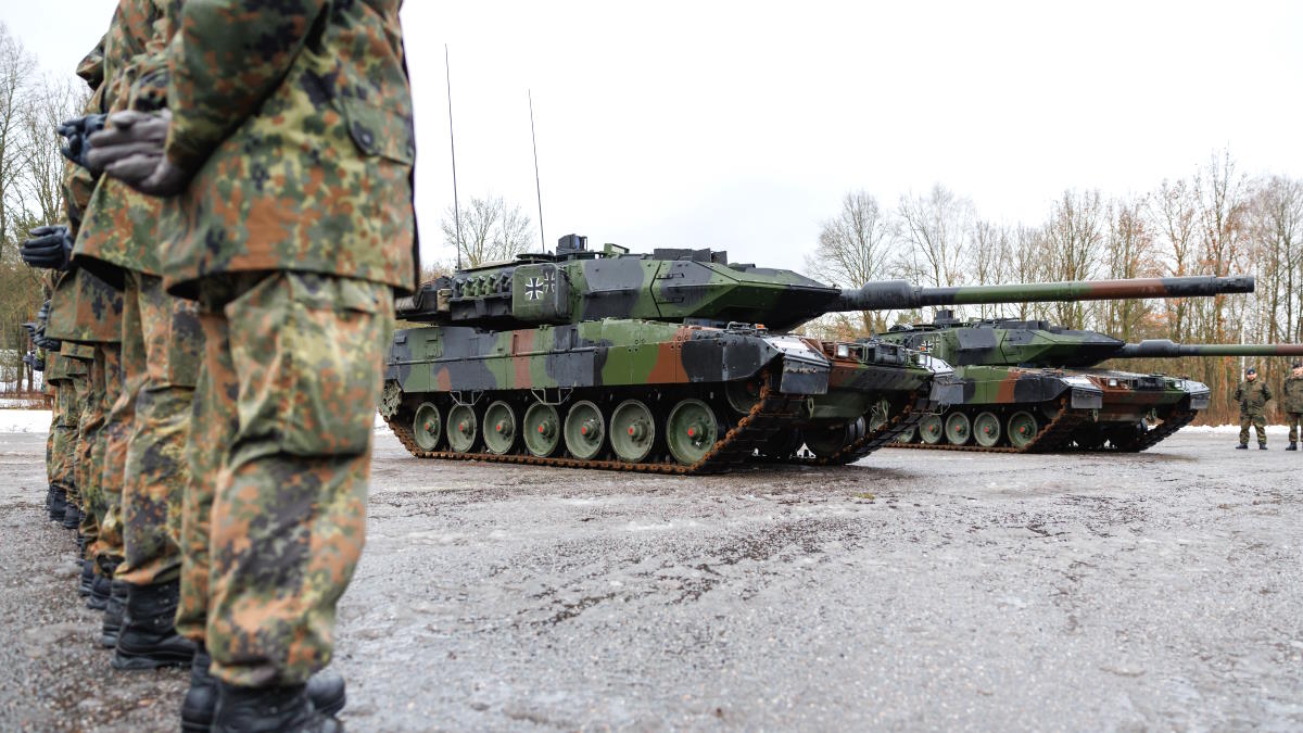 Der Spiegel:       Leopard 2   