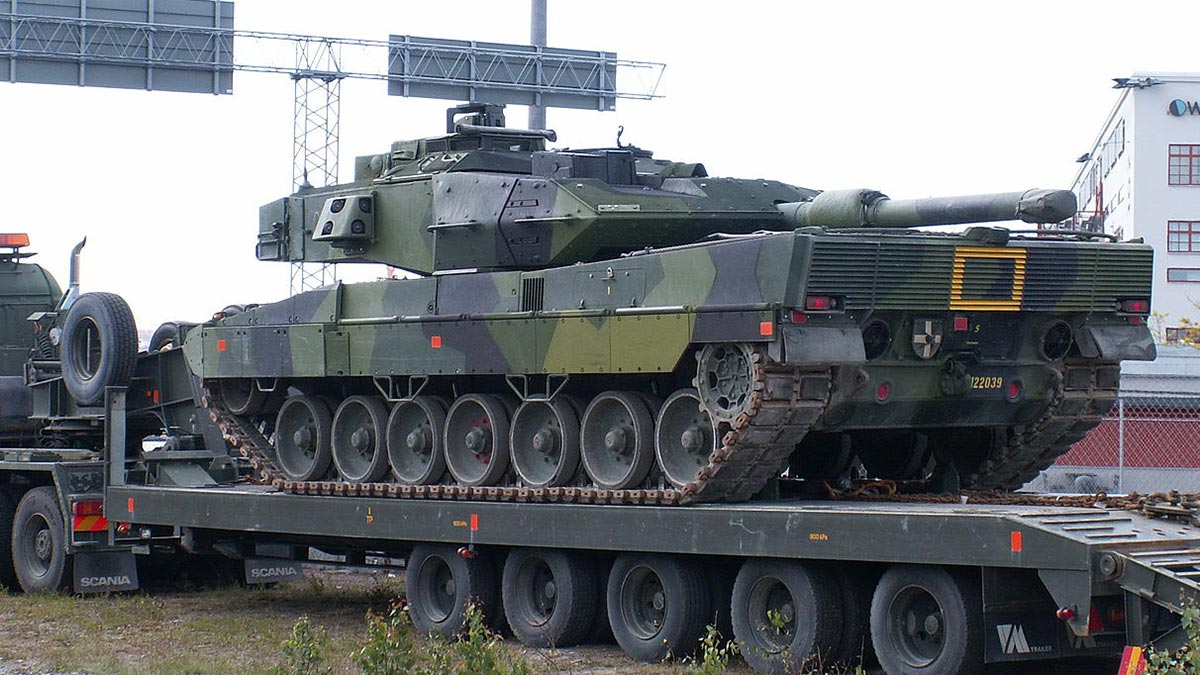 Spiegel:     10  Leopard 2