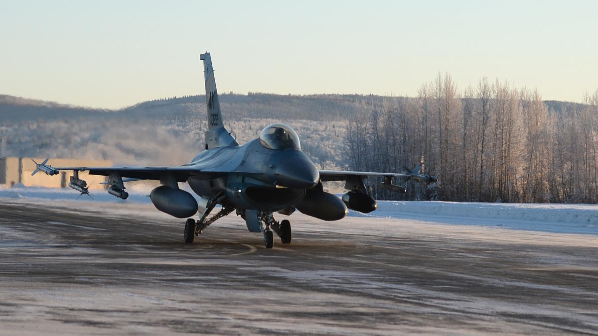   ,      F-16 