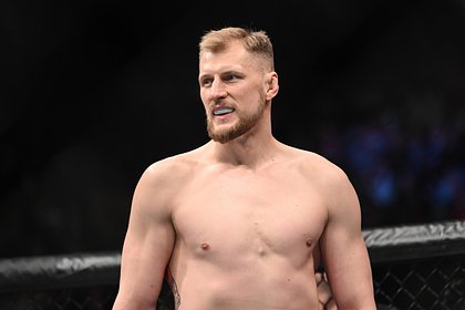  UFC     