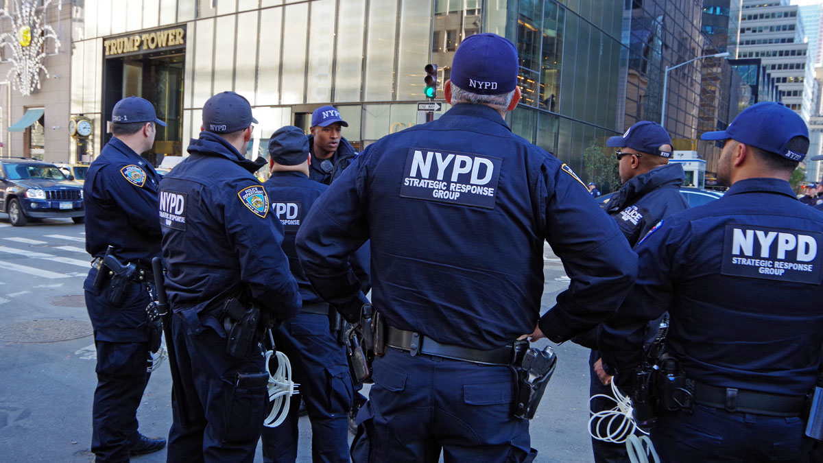 CNN: в Нью-Йорке полиция перейдет на усиленный режим работы из-за обвинений Трампу