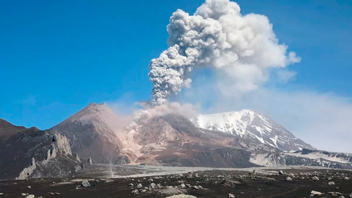 У вулкана Шивелуч на Камчатке произошло землетрясение магнитудой 5.0