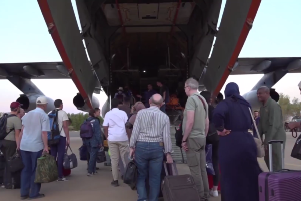 Минобороны сообщило об эвакуации из Судана более 200 граждан России и ряда других государств