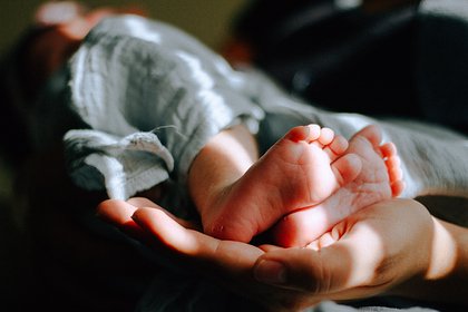 Не знавшая о беременности дальнобойщица неожиданно для себя родила ребенка