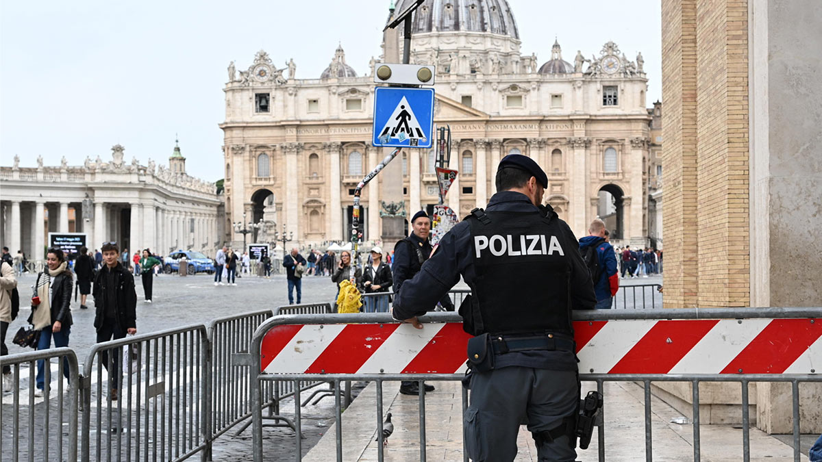 Жандармы открыли огонь по автомобилю, прорвавшемуся в Ватикан