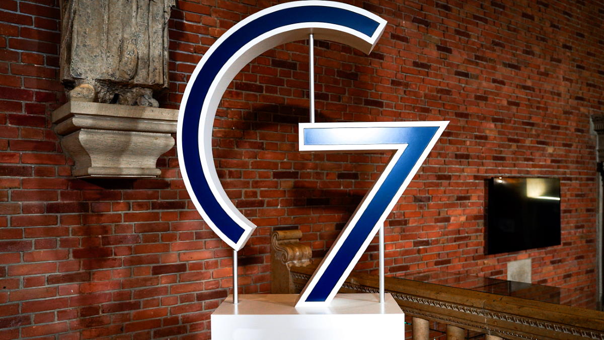    G7  