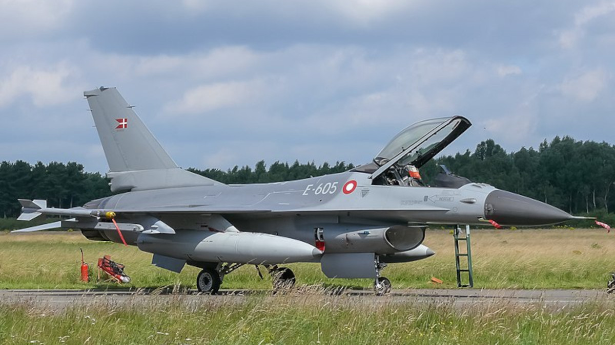              F-16