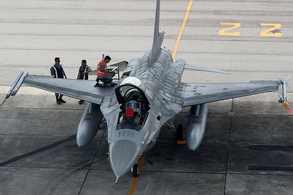      F-16  