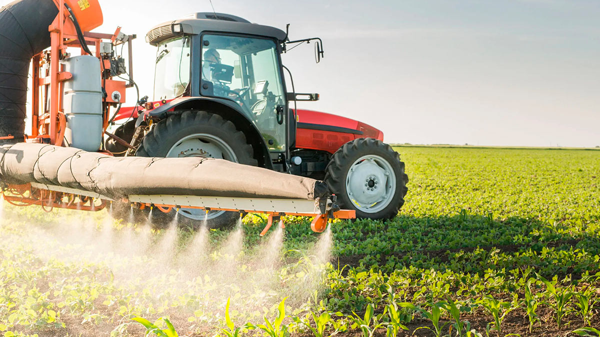 Минсельхоз предложил ввести квоты на импорт пестицидов в Россию