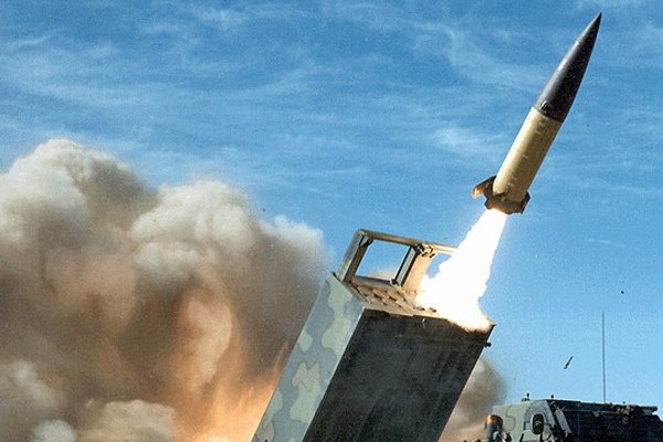 Конгрессмены США представили проект резолюции с призывом к Байдену передать Украине дальнобойные ракеты ATACMS